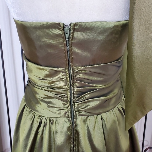 David's bridal satin formal strapless dress size 8 - Picture 2 of 7